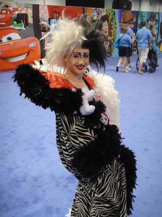 Illustration for article titled Disney Cosplayers Get Creative at D23 Expo